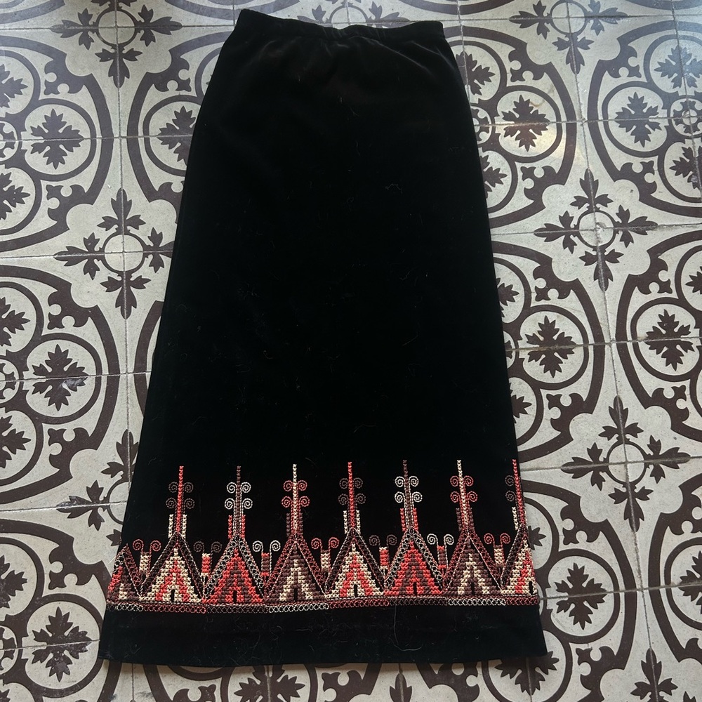 black maxi skirt with embroidery